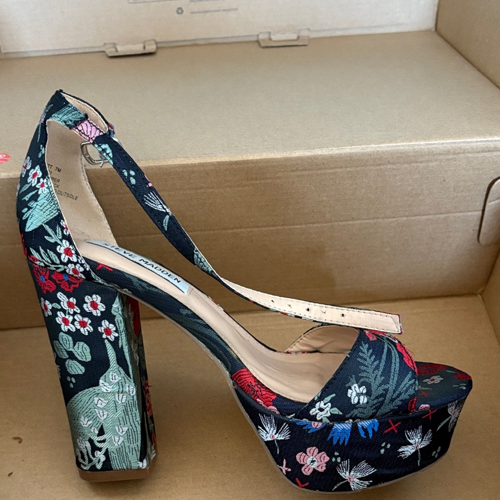 Steve Madden Multicolor Floral Platform Heels